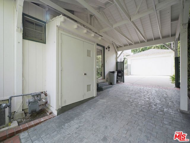 13438 Valley Vista Boulevard, Sherman Oaks, CA 91423