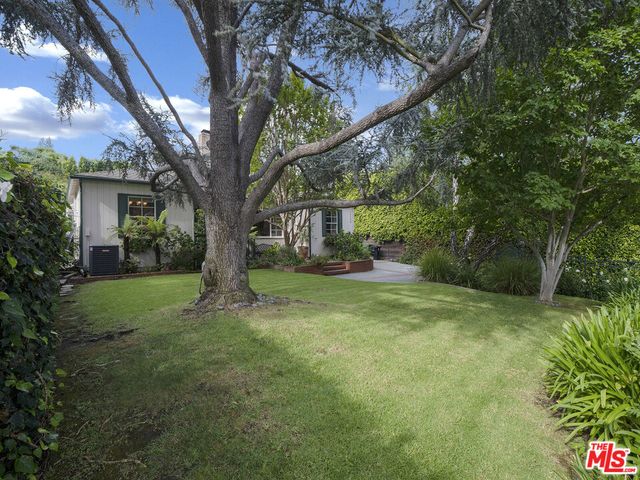 13438 Valley Vista Boulevard, Sherman Oaks, CA 91423