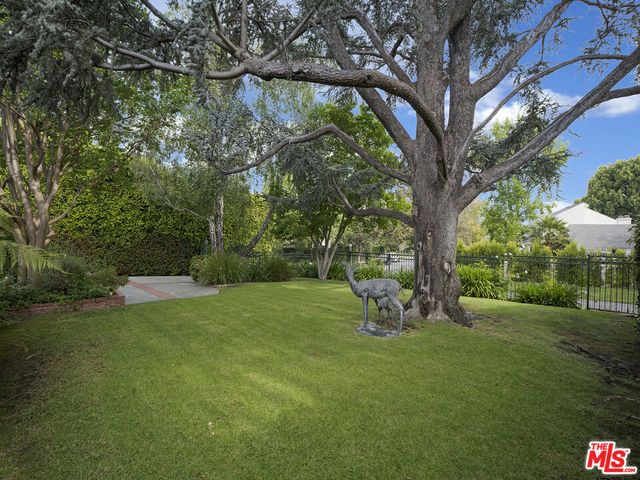 13438 Valley Vista Boulevard, Sherman Oaks, CA 91423