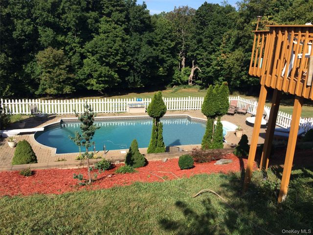 73 Noble Hill Drive, Poughquag, NY 12570