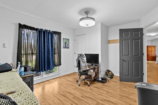 159 Darby Dan Cir, Mt Washington, KY 40047
