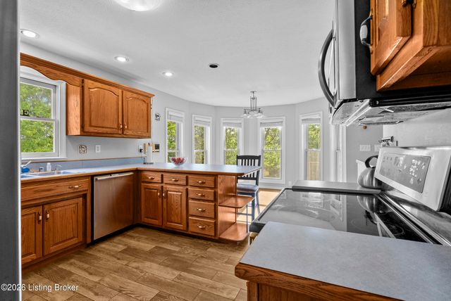 159 Darby Dan Cir, Mt Washington, KY 40047