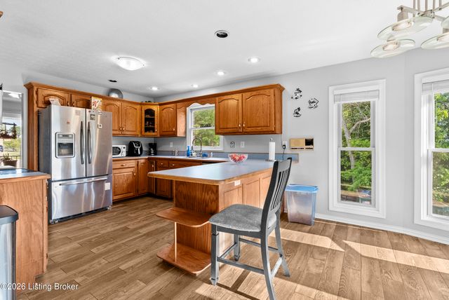 159 Darby Dan Cir, Mt Washington, KY 40047