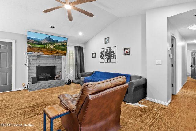 159 Darby Dan Cir, Mt Washington, KY 40047