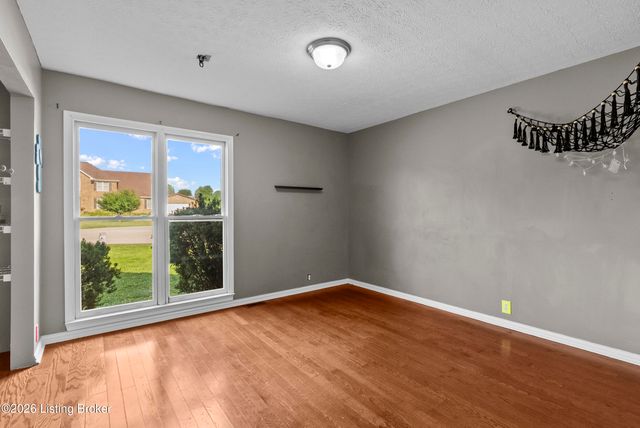 159 Darby Dan Cir, Mt Washington, KY 40047