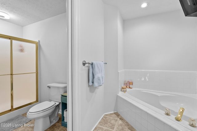 159 Darby Dan Cir, Mt Washington, KY 40047
