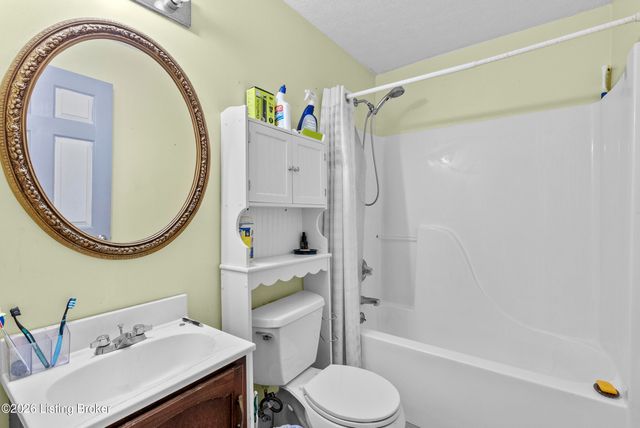 159 Darby Dan Cir, Mt Washington, KY 40047