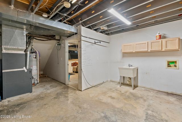 159 Darby Dan Cir, Mt Washington, KY 40047