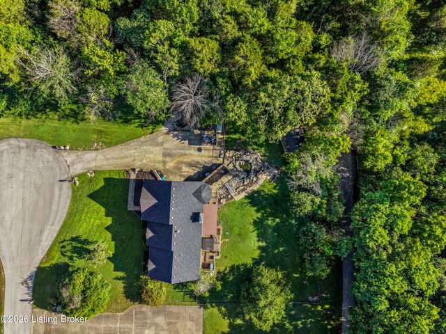 159 Darby Dan Cir, Mt Washington, KY 40047