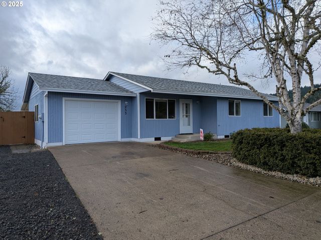 253 S GROVE Ln, Sutherlin, OR 97479