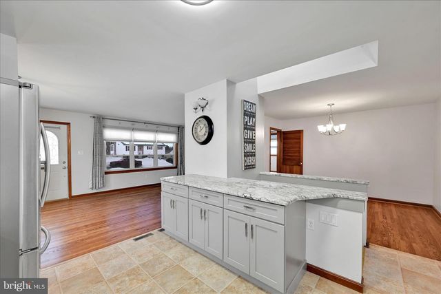 530 N MOUNT JOY ST, Elizabethtown, PA 17022