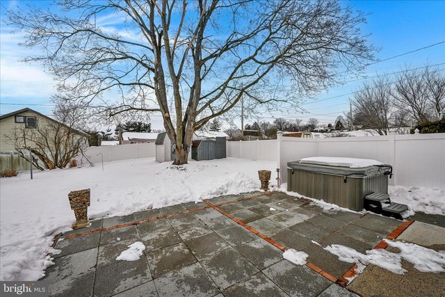 530 N MOUNT JOY ST, Elizabethtown, PA 17022