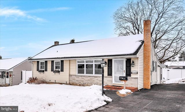 530 N MOUNT JOY ST, Elizabethtown, PA 17022