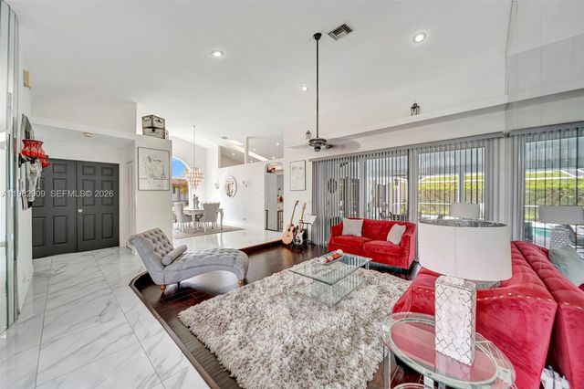 106 SW 85th Ter, Coral Springs, FL 33071