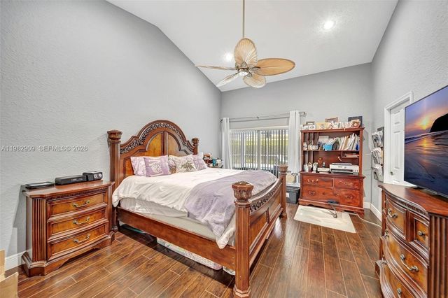 106 SW 85th Ter, Coral Springs, FL 33071