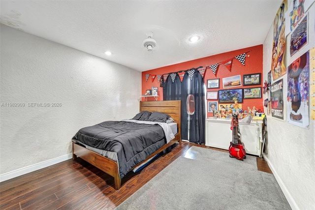 106 SW 85th Ter, Coral Springs, FL 33071