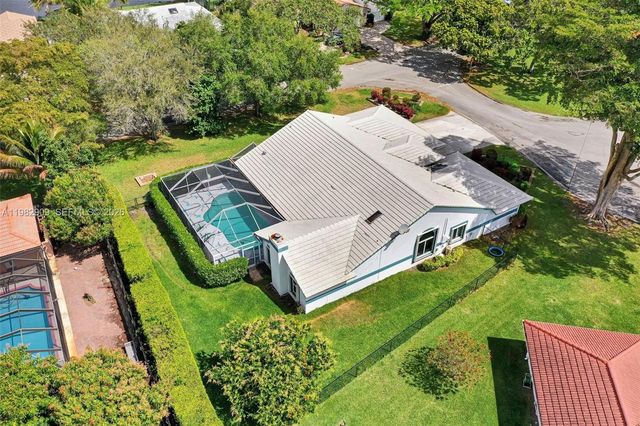 106 SW 85th Ter, Coral Springs, FL 33071