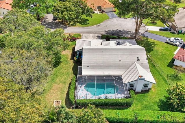 106 SW 85th Ter, Coral Springs, FL 33071