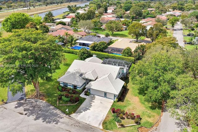 106 SW 85th Ter, Coral Springs, FL 33071