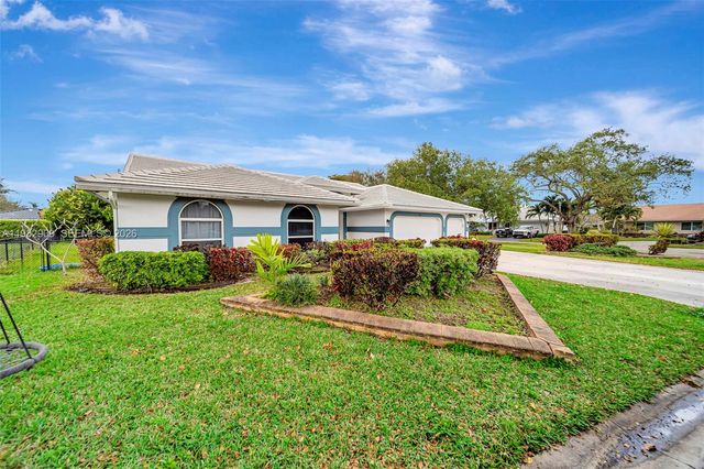 106 SW 85th Ter, Coral Springs, FL 33071