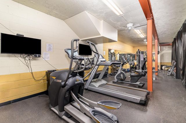 6085 Lincoln Drive 220, Edina, MN 55436