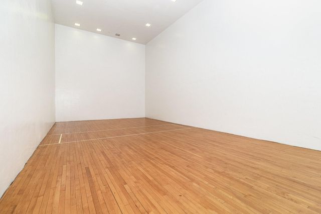 6085 Lincoln Drive 220, Edina, MN 55436