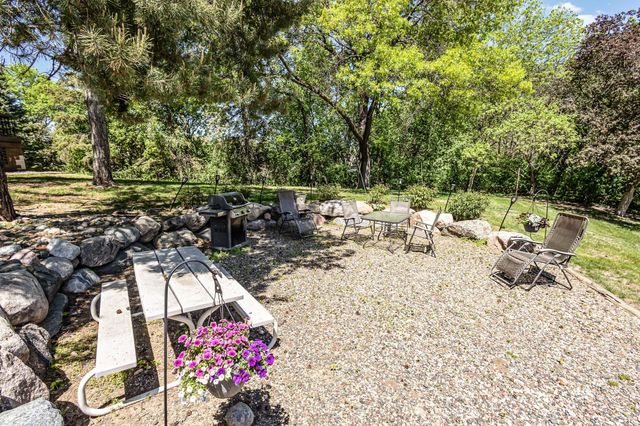 6085 Lincoln Drive 220, Edina, MN 55436