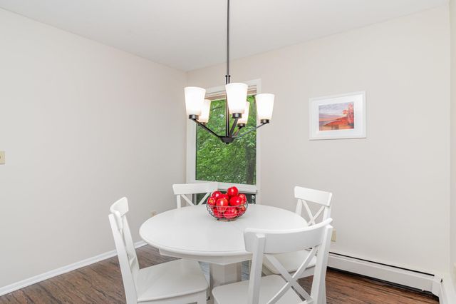 6085 Lincoln Drive 220, Edina, MN 55436