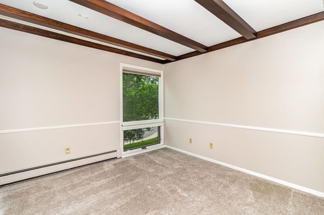 6085 Lincoln Drive 220, Edina, MN 55436