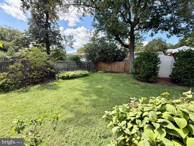 2016 N WOODSTOCK ST, Arlington, VA 22207