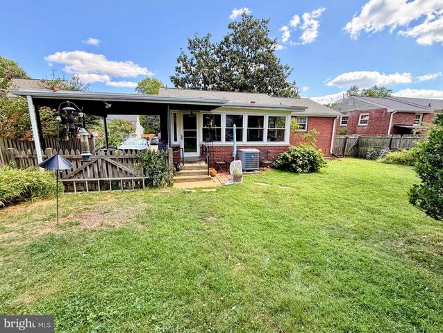 2016 N WOODSTOCK ST, Arlington, VA 22207