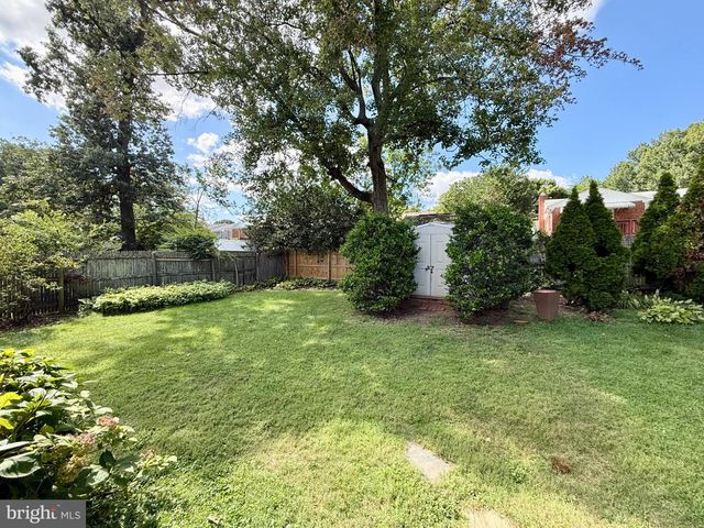 2016 N WOODSTOCK ST, Arlington, VA 22207