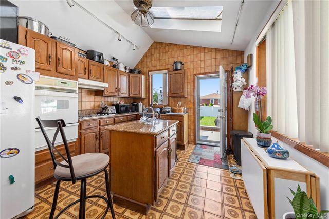15043 8th Avenue, Whitestone, NY 11357