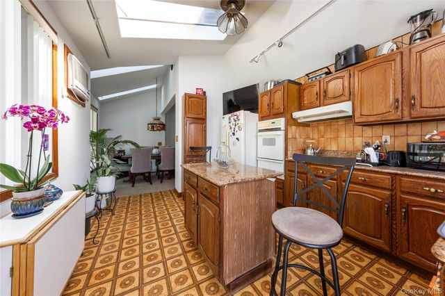 15043 8th Avenue, Whitestone, NY 11357
