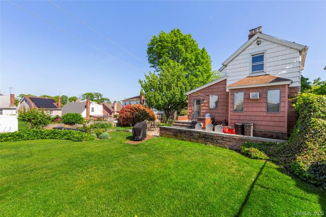 15043 8th Avenue, Whitestone, NY 11357