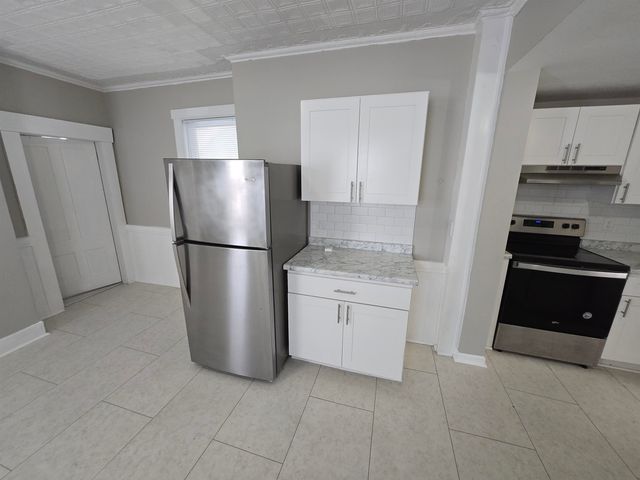 286 Lake Avenue, Manchester, NH 03103