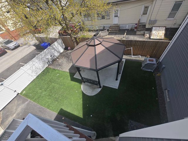 286 Lake Avenue, Manchester, NH 03103
