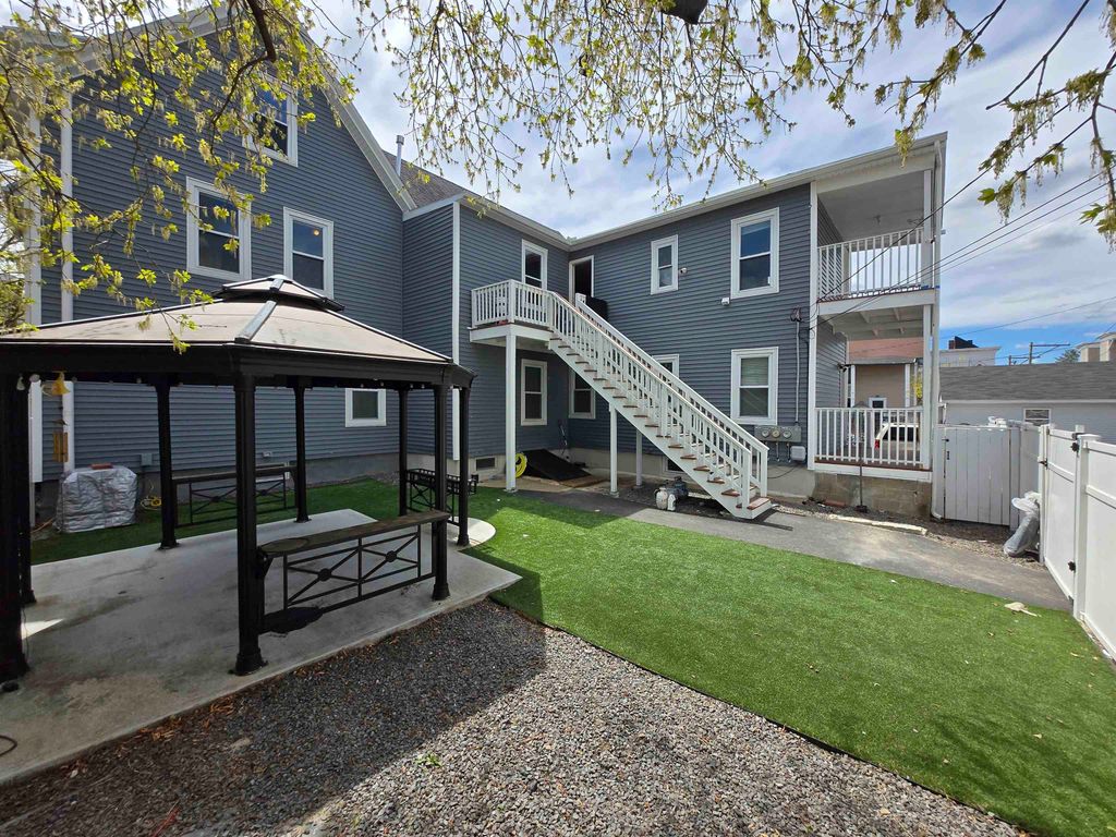 286 Lake Avenue, Manchester, NH 03103