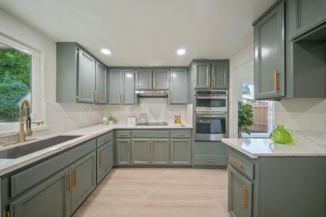 14 Morningsun Ct, Sacramento, CA 95831