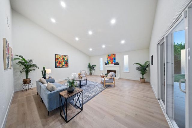 14 Morningsun Ct, Sacramento, CA 95831