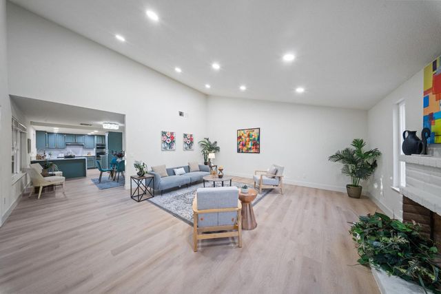 14 Morningsun Ct, Sacramento, CA 95831