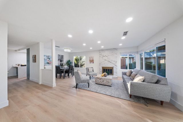 14 Morningsun Ct, Sacramento, CA 95831