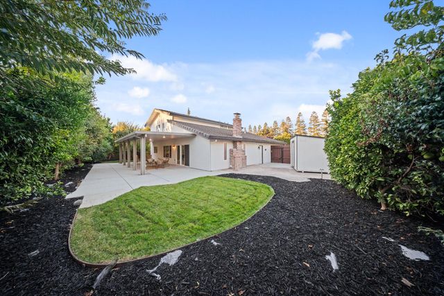 14 Morningsun Ct, Sacramento, CA 95831