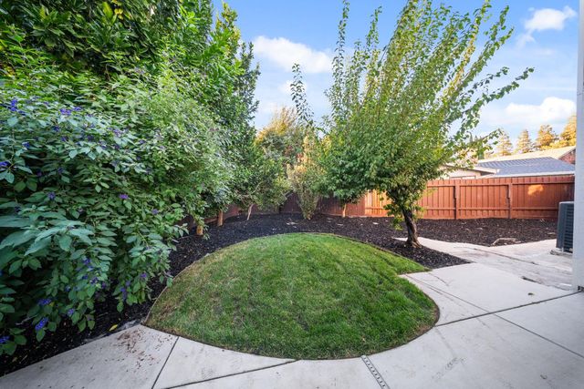 14 Morningsun Ct, Sacramento, CA 95831