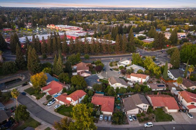 14 Morningsun Ct, Sacramento, CA 95831