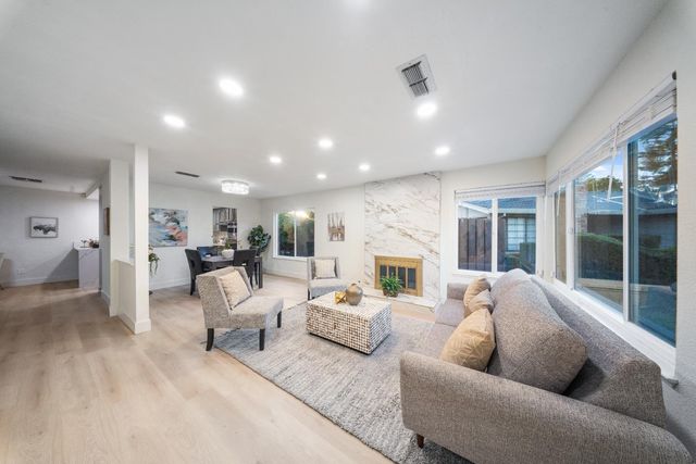 14 Morningsun Ct, Sacramento, CA 95831