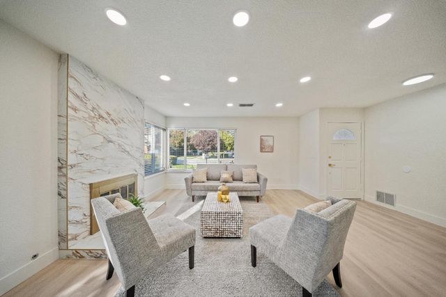 14 Morningsun Ct, Sacramento, CA 95831