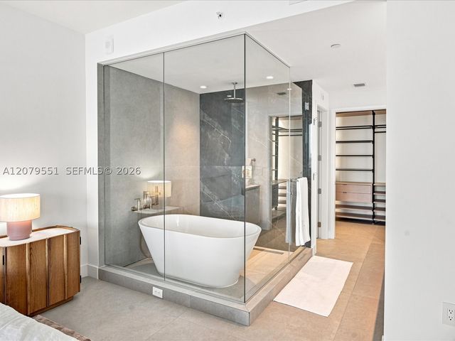 700 NE 24th St 5605, Miami, FL 33137