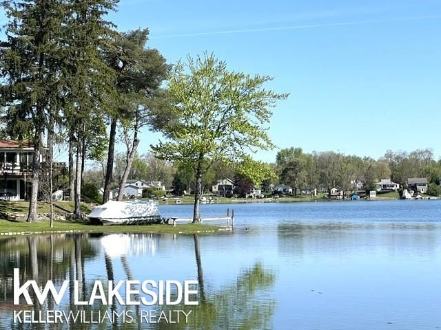 1576 Bayview St Street, Lake Orion, MI 48362