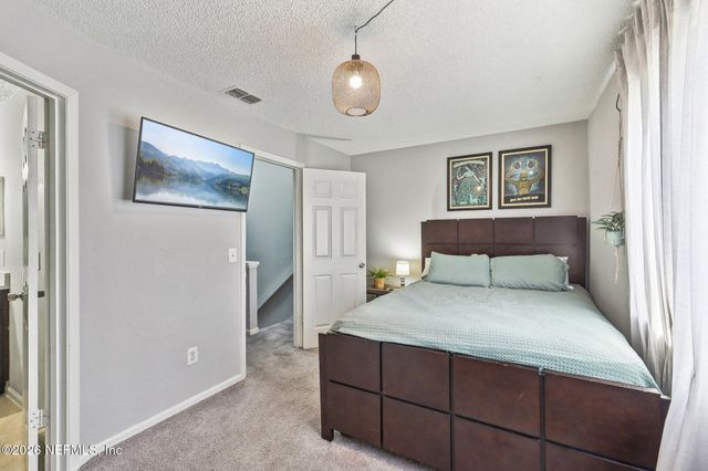 8300 PLAZA GATE Lane 1242, Jacksonville, FL 32217